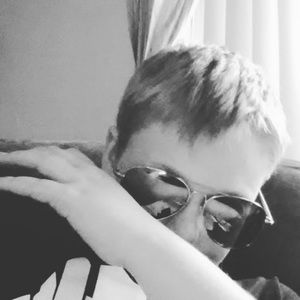 Meet your Posher, Ayden